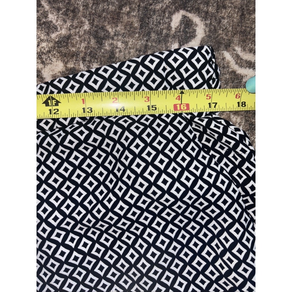 Chico's Size 2 (size 12) Black/White Crop Lighweight Cropped Pants - Picture 5 of 6